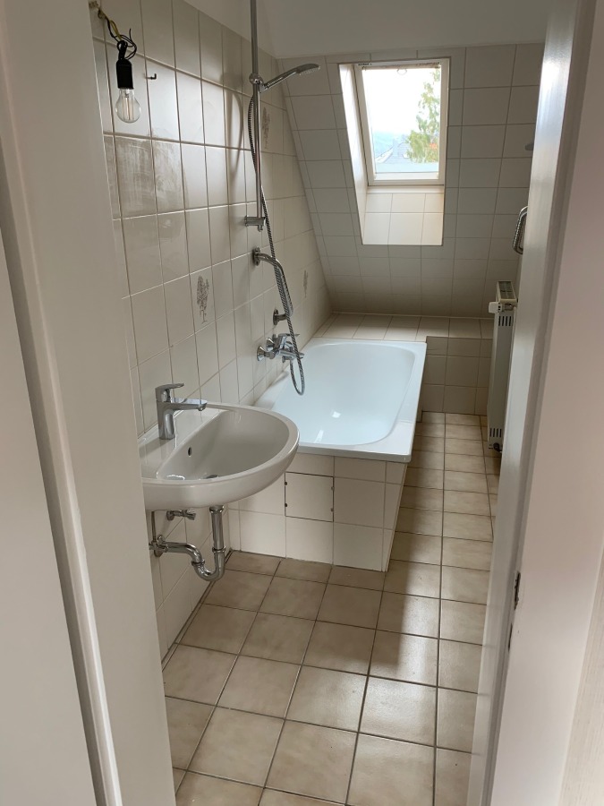 Bad OG - www.immobilien-heise.de Reiheneckhaus Holzminden