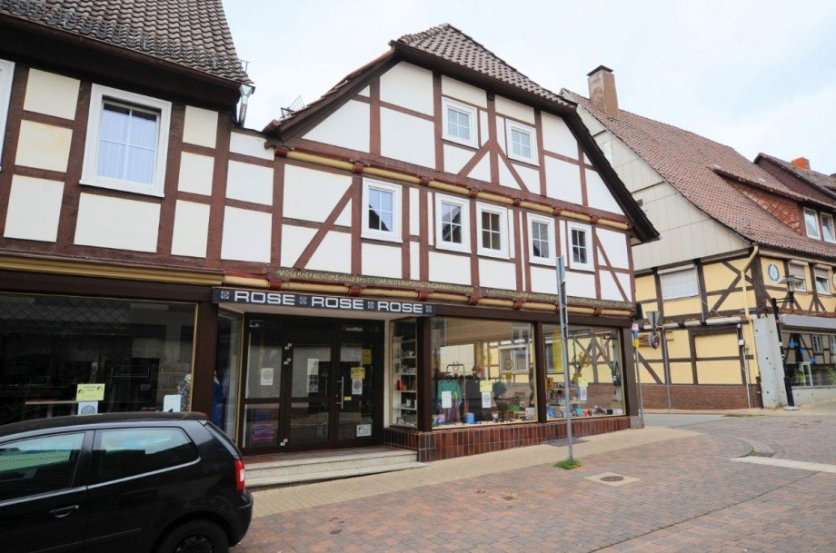 Fachwerkhaus - Wohn- und Gesch�ftshaus - Stadtoldendorf - Heise Immobilien Wohn- / Gesch�ftshaus Stadtoldendorf