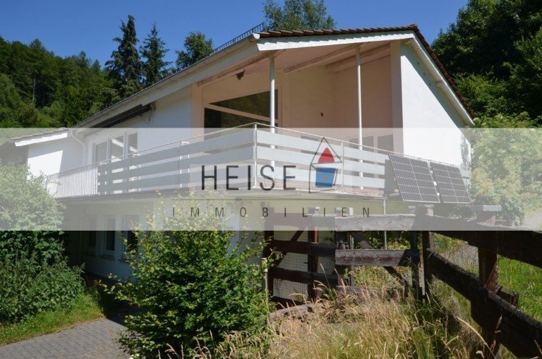 Doppelhaushälfte mit Carport in Mühlenberg ? idyllisch gelegen mit herrlichem Ausblick auf den Solling* Baujahr: 1968, ...