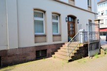 Separater Eingang - Kanzlei *** VERKAUFT 2025 *** Wohn- u. B�rohaus in zentraler Lage  - Haarmannplatz Holzminden