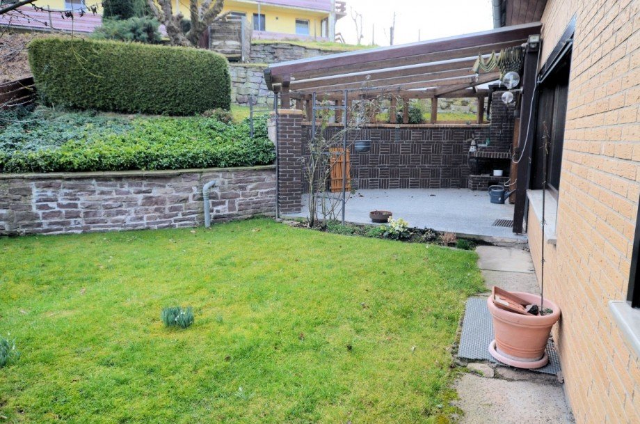 Heise Immobilien - 1-Familienwohnhaus mit Garage - www.immobilien-heise.de Einfamilienhaus Holzminden