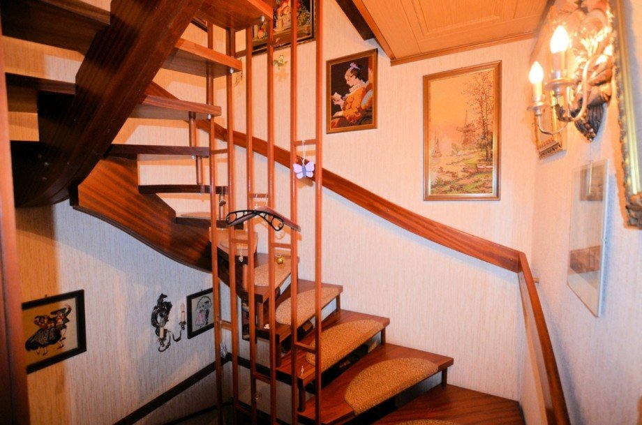 Treppenhaus Erdgeschoss - www.immobilien-heise.de Einfamilienhaus H�xter-L�chtringen