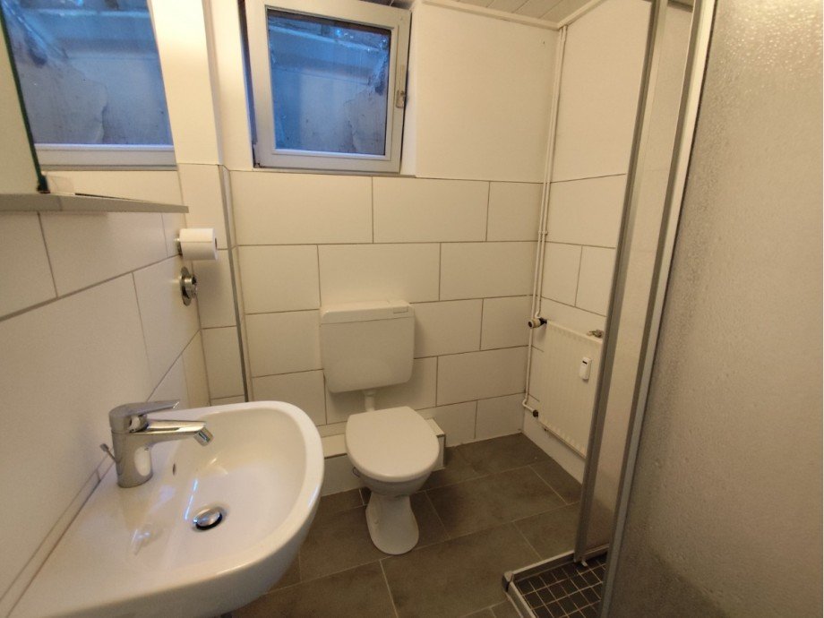 Bad - www.immobilien-heise.de Souterrainwohnung Holzminden