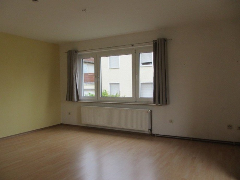 Wohn- und Schlafzimmer Erdgeschosswohnung Holzminden