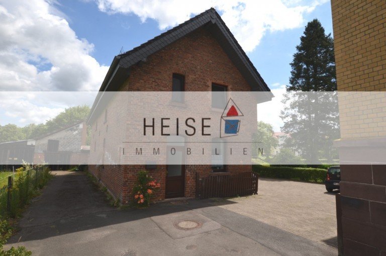 * Hinterhaus mit eigenem Eingang* 3 Zimmer, Küche, Bad, Gäste-WC, Abstellraum, Garage* Gemeinschaftsgarten ...
