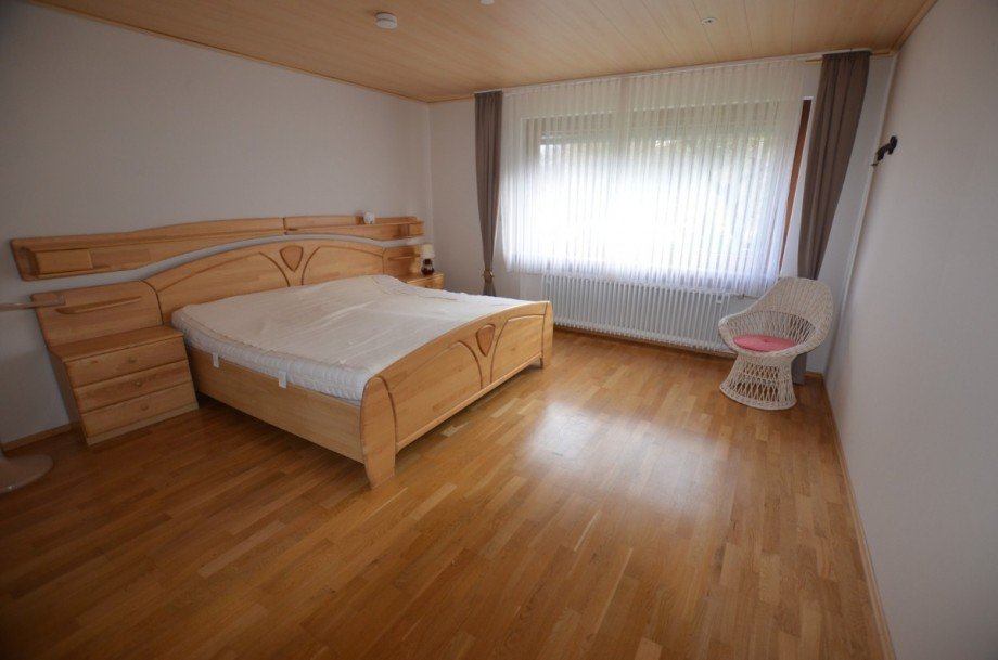 Heise Immobilien - 1-Familienwohnhaus mit Garage - www.immobilien-heise.de Einfamilienhaus Holzminden