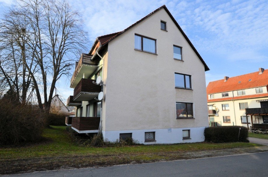 Heise Immobilien - 6-Familienwohnhaus mit Garagen - Delligsen Mehrfamilienhaus Delligsen