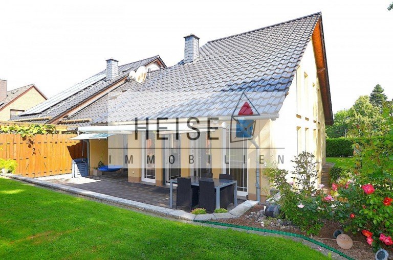 Ansicht Garten - Heise Immobilien Holzminden - Holzminden - Wohngebiet Doppelhaush�lfte Doppelhaush�lfte mit Garage in Top-Zustand & Energieklasse A+