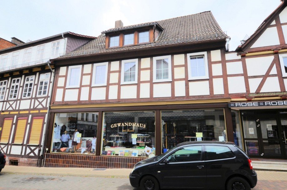 Fachwerkhaus - Wohn- und Gesch�ftshaus - Stadtoldendorf - Heise Immobilien Wohn- / Gesch�ftshaus Stadtoldendorf