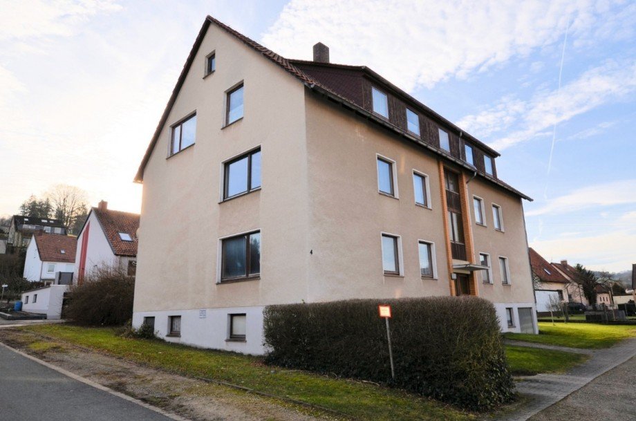 Heise Immobilien - 6-Familienwohnhaus mit Garagen - Delligsen Mehrfamilienhaus Delligsen