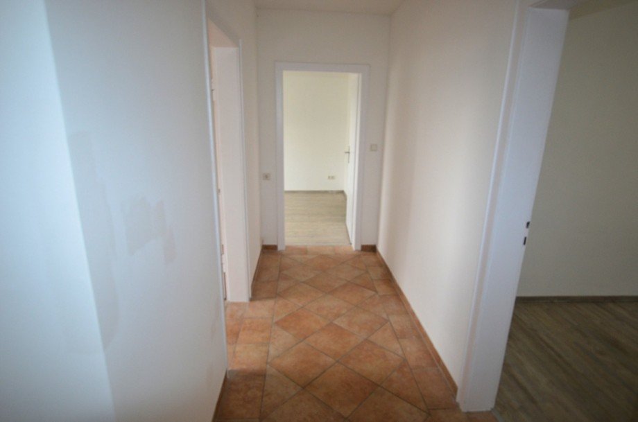 Heise Immobilien - Holzminden, Lindenallee 11 Erdgeschosswohnung Holzminden