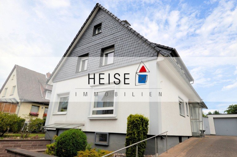 Modernisiertes 2-Familienwohnhaus mit 2 Garagen * Baujahr: 1959, Anbau 1970 - lfd. modernisiert * Grundstücksgröße: 85 ...