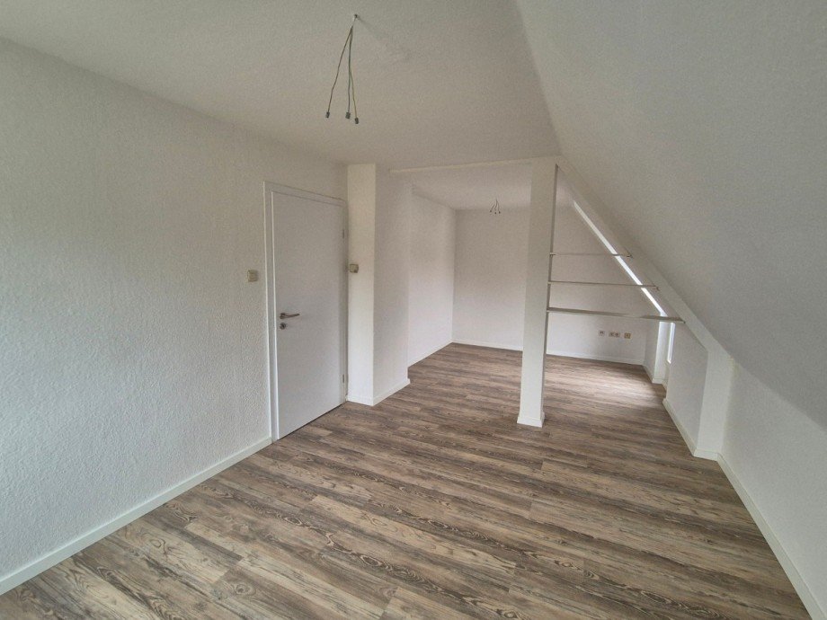2-Zimmer-Dachgeschosswohnung mit Balkon in H�xter - Heise Immobilien Dachgeschosswohnung H�xter