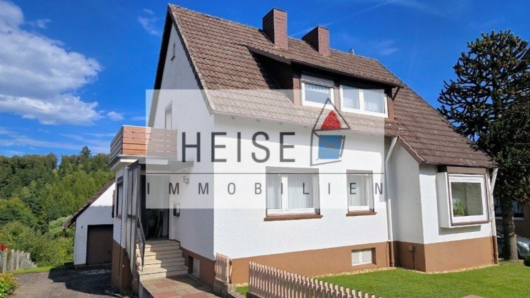 Heise Immobilien - Wohnhaus in Stadtoldendorf Lenne Stadtoldendorf - Lenne Einfamilienhaus Ein Zuhause mit Potenzial - freistehendes Wohnhaus mit Garten und Blick in den Solling - Lenne