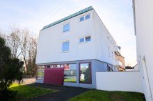 Heise Immobilien - www.immobilien-heise.de - Gewerbefl�che - Verkauf *** VERKAUFT 2025 *** Gewerbe- / B�ro-, Praxisfl�che mit Doppelgarage im Erdgeschoss - Holzminden