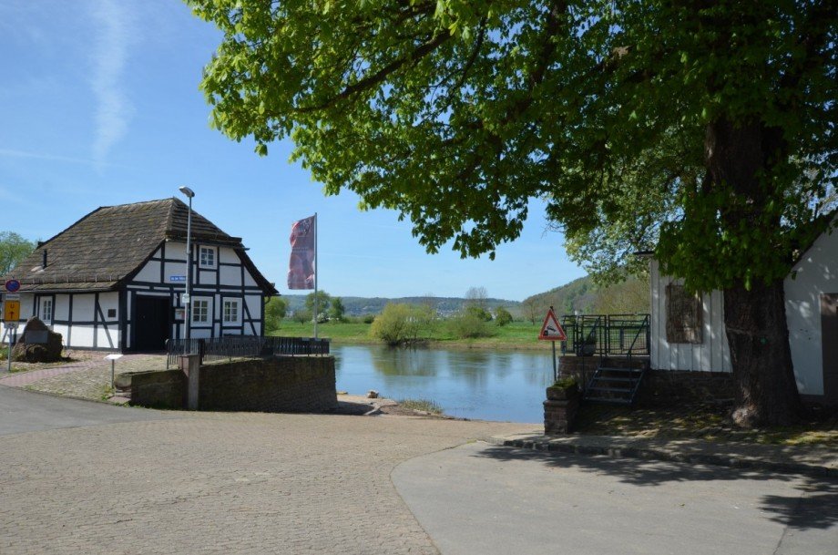 Auch als Ferienhaus - Dorflage ca. 75 m zur Weser * Weserradweg Einfamilienhaus L�chtringen