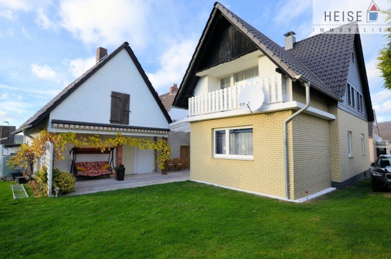 Regelmäßig modernisiertes 1- bis 2-Familienwohnhaus mit Anbau und Nebengelass* Baujahr: 1954, Anbau 1961 * Grundstücks ...