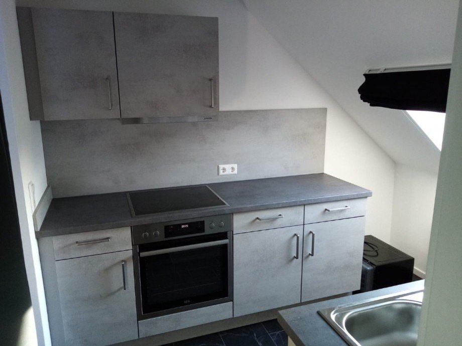 K�che mit EBK - www.immobilien-heise.de Dachgeschosswohnung Holzminden