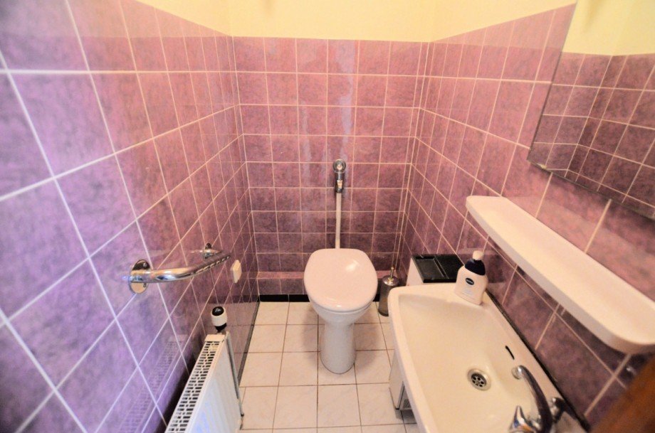 2-Familienwohnhaus mit Garage - Stadtlage - Separate Toilette Obergeschoss Zweifamilienhaus Holzminden
