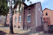 Heise Immobilien Holzminden - www.immobilien-heise.de *** VERKAUFT 2023 *** 2-Familienwohnhaus mit Stallungen und Scheunen - stadtnahe Lage Holzminden