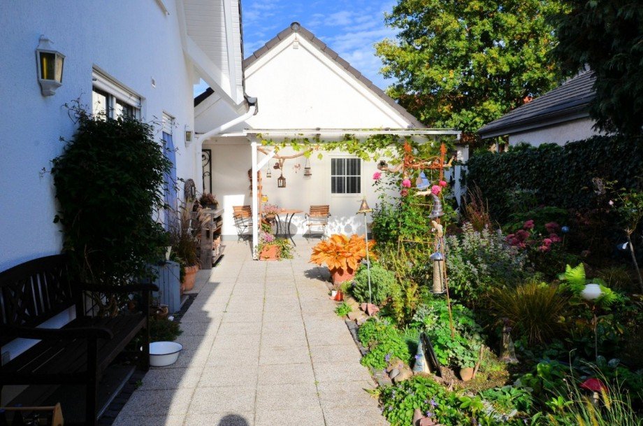 2-Familienwohnhaus mit Garage und Einliegerwohnung - Holzminden Zweifamilienhaus Holzminden