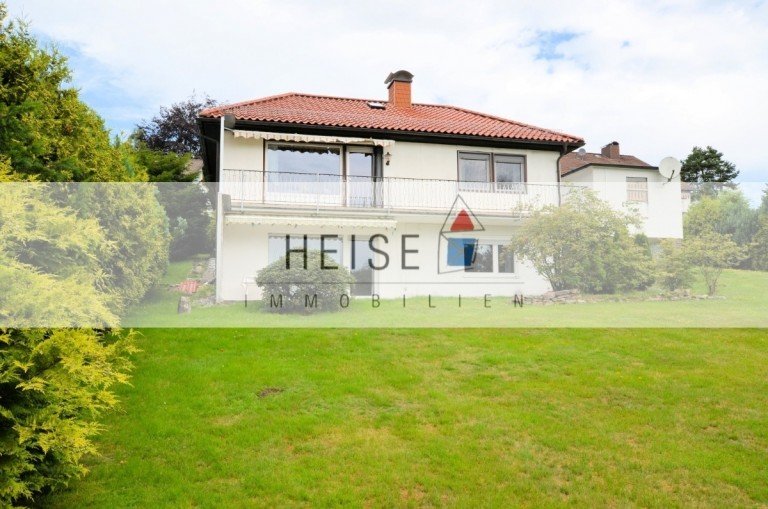 1-Familienwohnhaus mit Garage und unverbauter Sicht in den Naturpark-Solling* Baujahr: 1971* Grundstücksgröße: 1.447 m ...