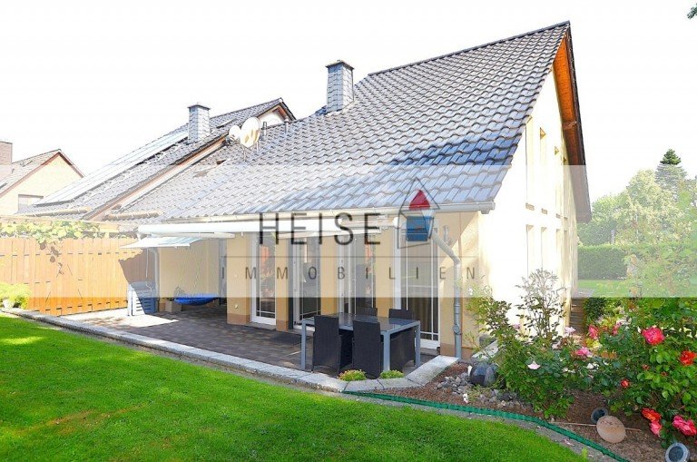 Doppelhaushälfte mit Garage in Top-Zustand & Energieklasse A+Diese geräumige Doppelhaushälfte aus dem Baujahr 2003 bie ...