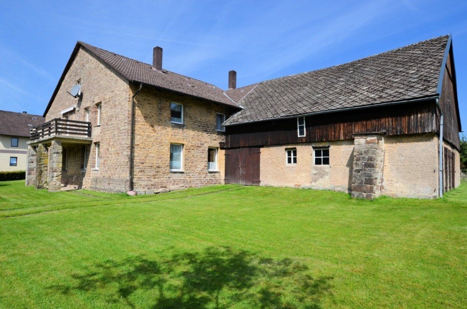 Heise Immobilien - Mehrfamilienwohnhaus mit Nebengelass - Neuhaus - Solling Mehrfamilienhaus Holzminden
