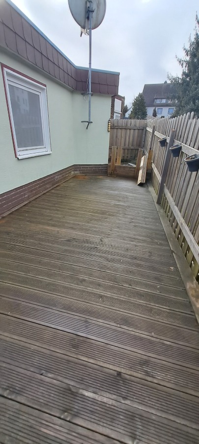Terrasse hinter dem Haus Einfamilienhaus Holzminden/Neuhaus