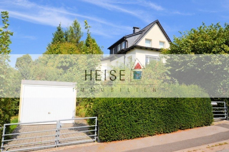 1-Familienwohnhaus mit Garage - Holzminden Holzminden - Stadtnahe Wohnlage - Holzminden Einfamilienhaus ** VERKAUFT 2026 ** Modernisiertes 1-Familienwohnhaus mit Garage und viel Charme