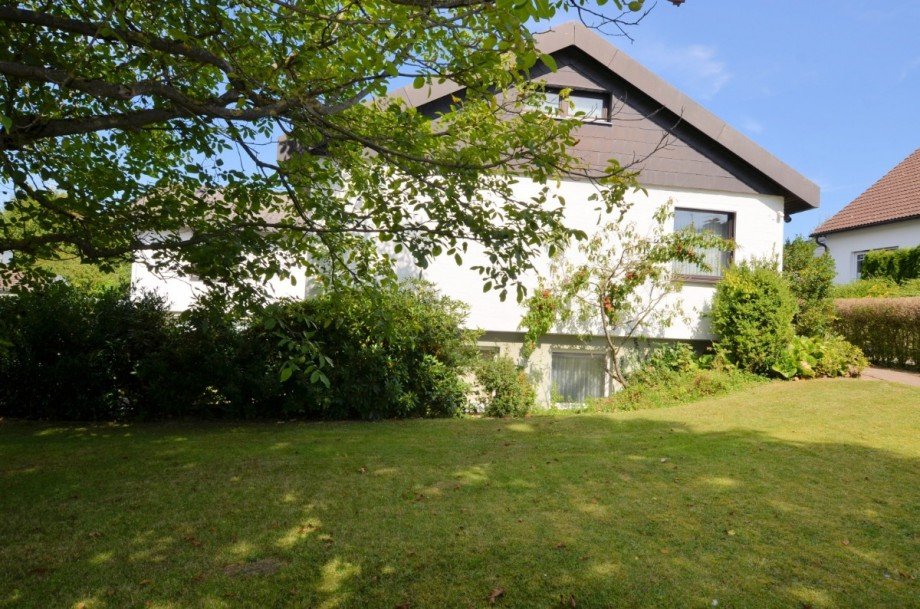 1-Familienwohnhaus mit Doppelgarage in Holzminden Einfamilienhaus Holzminden