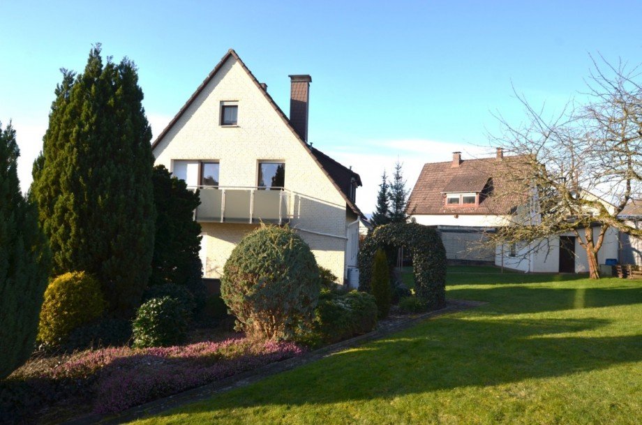 Zweifamilienwohnhaus mit Garage in Holzminden Zweifamilienhaus Holzminden