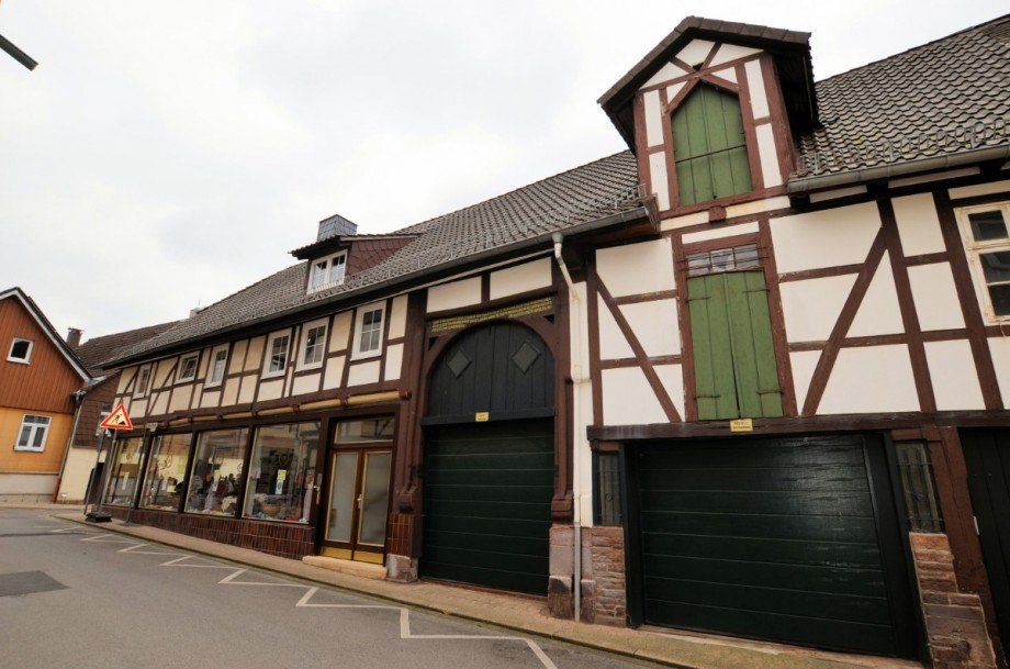 Fachwerkhaus - Wohn- und Gesch�ftshaus - Stadtoldendorf - Heise Immobilien Wohn- / Gesch�ftshaus Stadtoldendorf