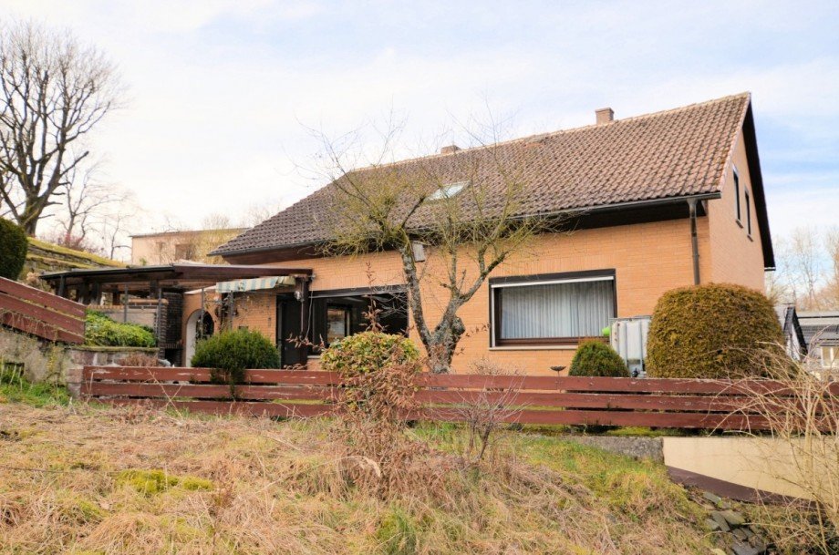 Heise Immobilien - 1-Familienwohnhaus mit Garage - www.immobilien-heise.de Einfamilienhaus Holzminden