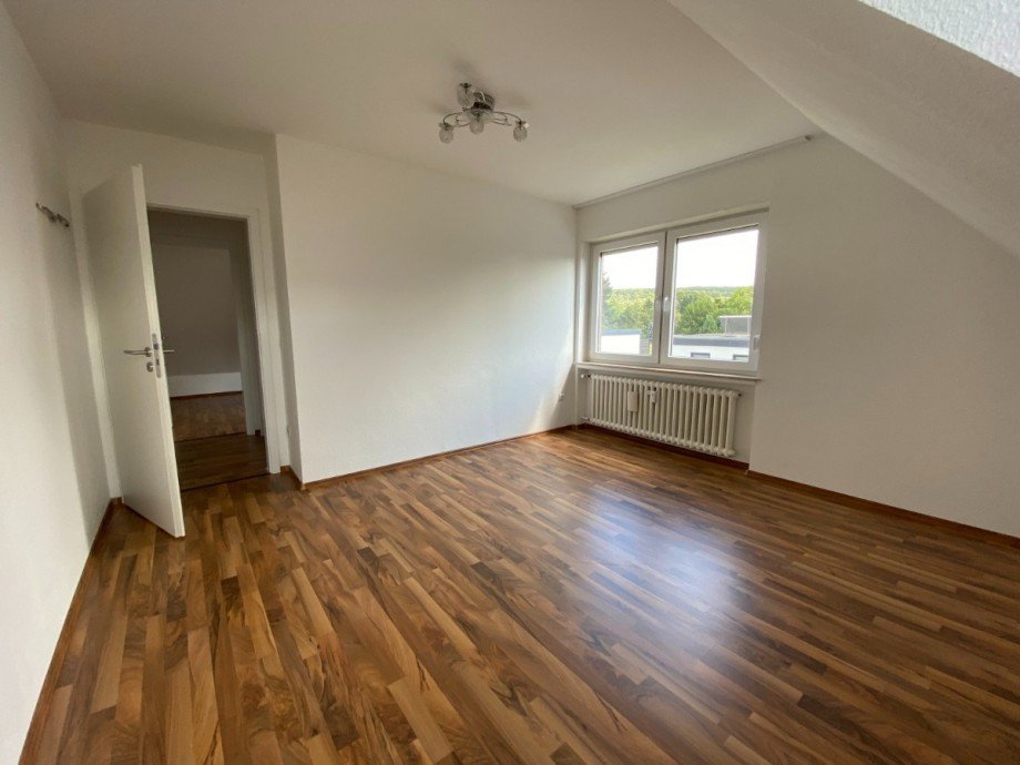 Schlafzimmer - www.immobilien-heise.de Dachgeschosswohnung Bevern